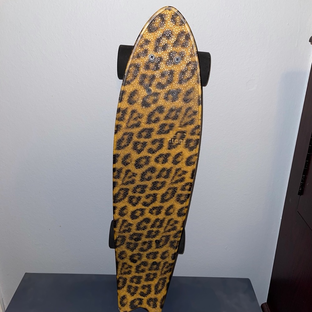 Globe cruiser skateboard